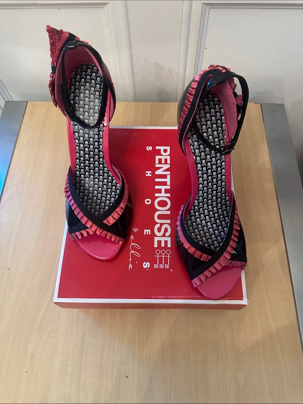 Size 10 Claire Black/Fuchsia Penthouse Pumps by ellie shoes